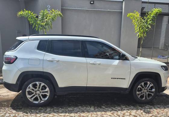 JEEP COMPASS 1.3 T270 TURBO FLEX LONGITUDE AT6 JEEP COMPASS 1.3 T270 TURBO FLEX LONGITUDE AT6